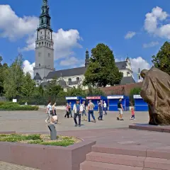 Kiedy powstał klasztor na jasnej górze? Odkryj jego fascynującą historię