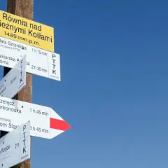 Co oznacza czerwony szlak w górach i dlaczego warto go poznać