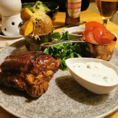 Gdzie zjeść w Lądku-Zdroju? Odkryj najlepsze lokale gastronomiczne