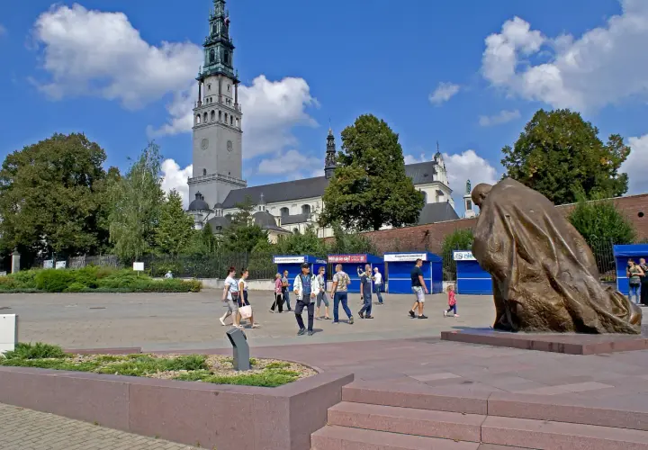 Kiedy powstał klasztor na jasnej górze? Odkryj jego fascynującą historię