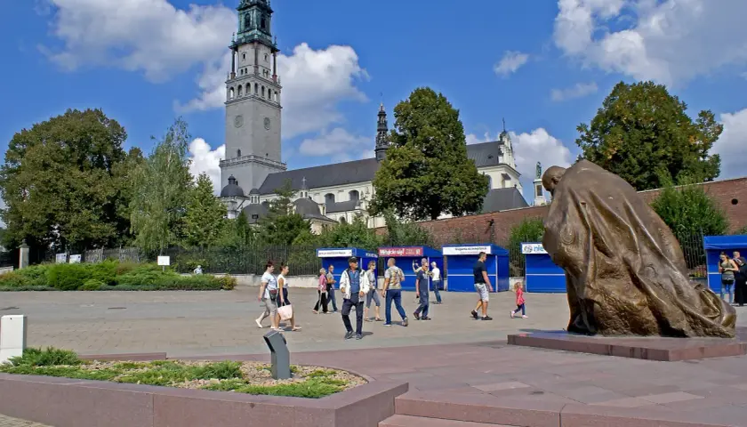 Kiedy powstał klasztor na jasnej górze? Odkryj jego fascynującą historię