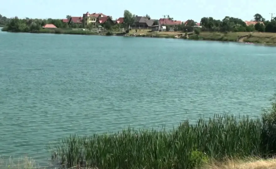 Jezioro w Spalonej - spokojny wypad nad wodę blisko Legnicy
