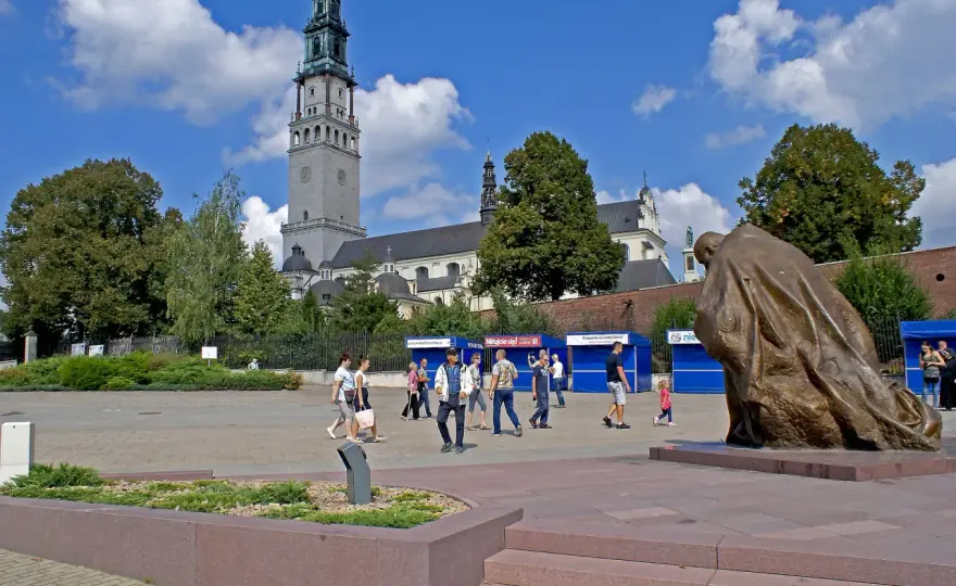 Kiedy powstał klasztor na jasnej górze? Odkryj jego fascynującą historię