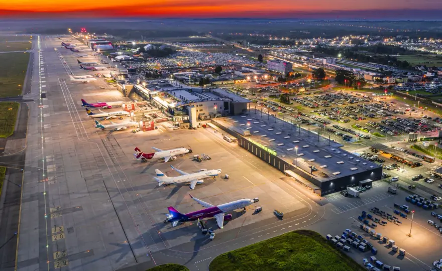 Katowice Airport z dziećmi - dojazd, parking i praktyczne wskazówki