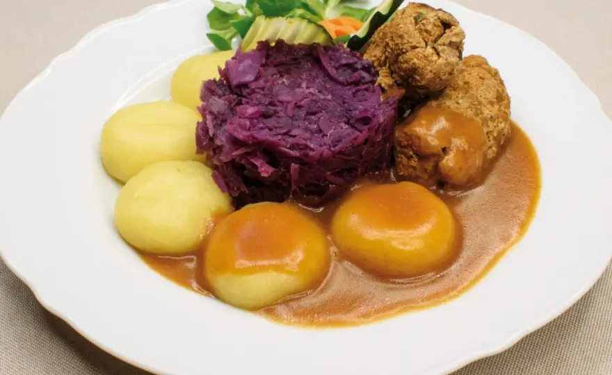 Tradycyjne polskie dania - co warto zamówić w restauracji?