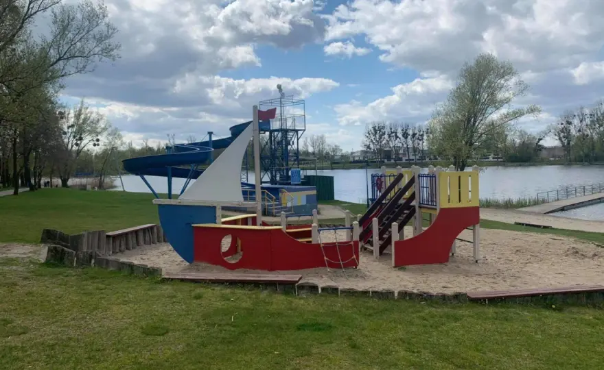 Jezioro Średzkie - plaża, kąpielisko i rodzinny wypoczynek